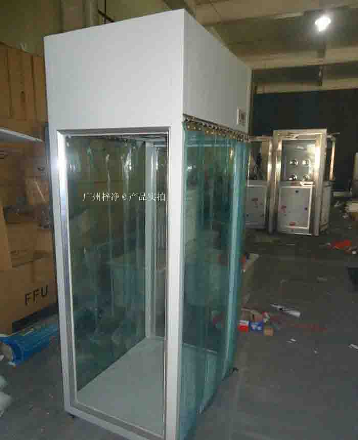 潔凈采樣車工作原理是從室內空氣經過初效過濾器、高效過濾器出風的形式達到高潔凈度