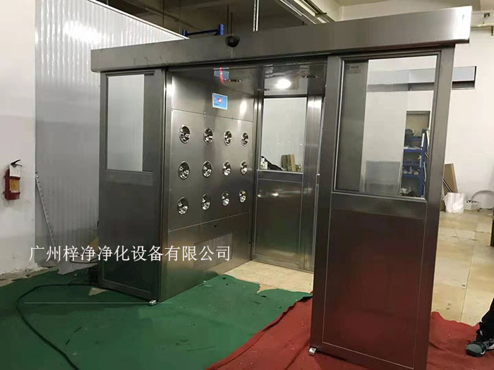 貨淋室是人員和貨物進入潔凈室所必需的通道，它可以減少貨物進出潔凈室所帶來的污染問題。