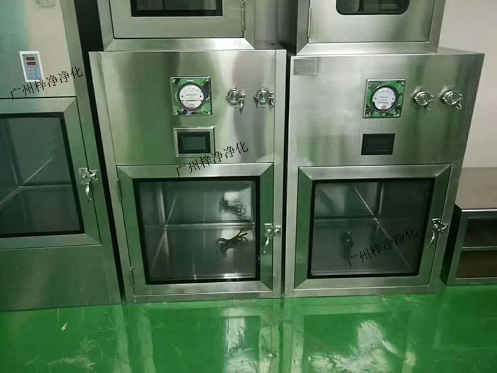 層流傳遞窗適用于需要隔離不同潔凈度級別的房間，如潔凈室與普通房間之間的連接、不同潔凈度級別潔凈室之間的連接等。