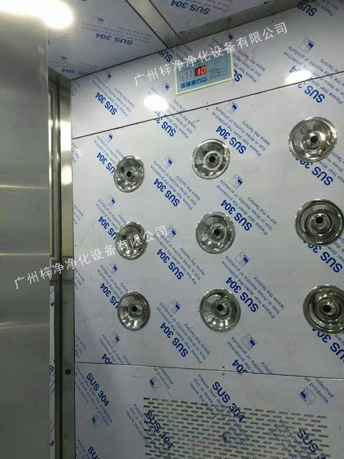 內置自動門風淋室工作區 內置自動門風淋室工作區